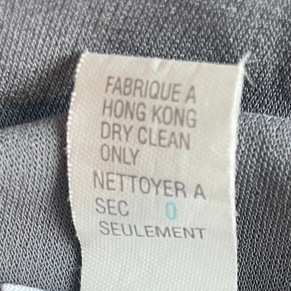 Armani Collezioni Grey Crew Neck Men's Top. Size: XL 100% Silk - Picture 8 of 8